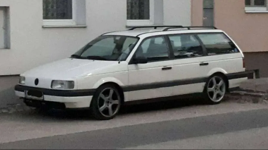 Volkswagen Passat 1991 photo 2