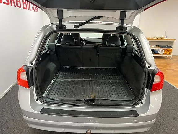 Volvo V70 2010 photo 5