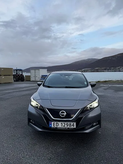 Nissan Leaf 2021 photo 2