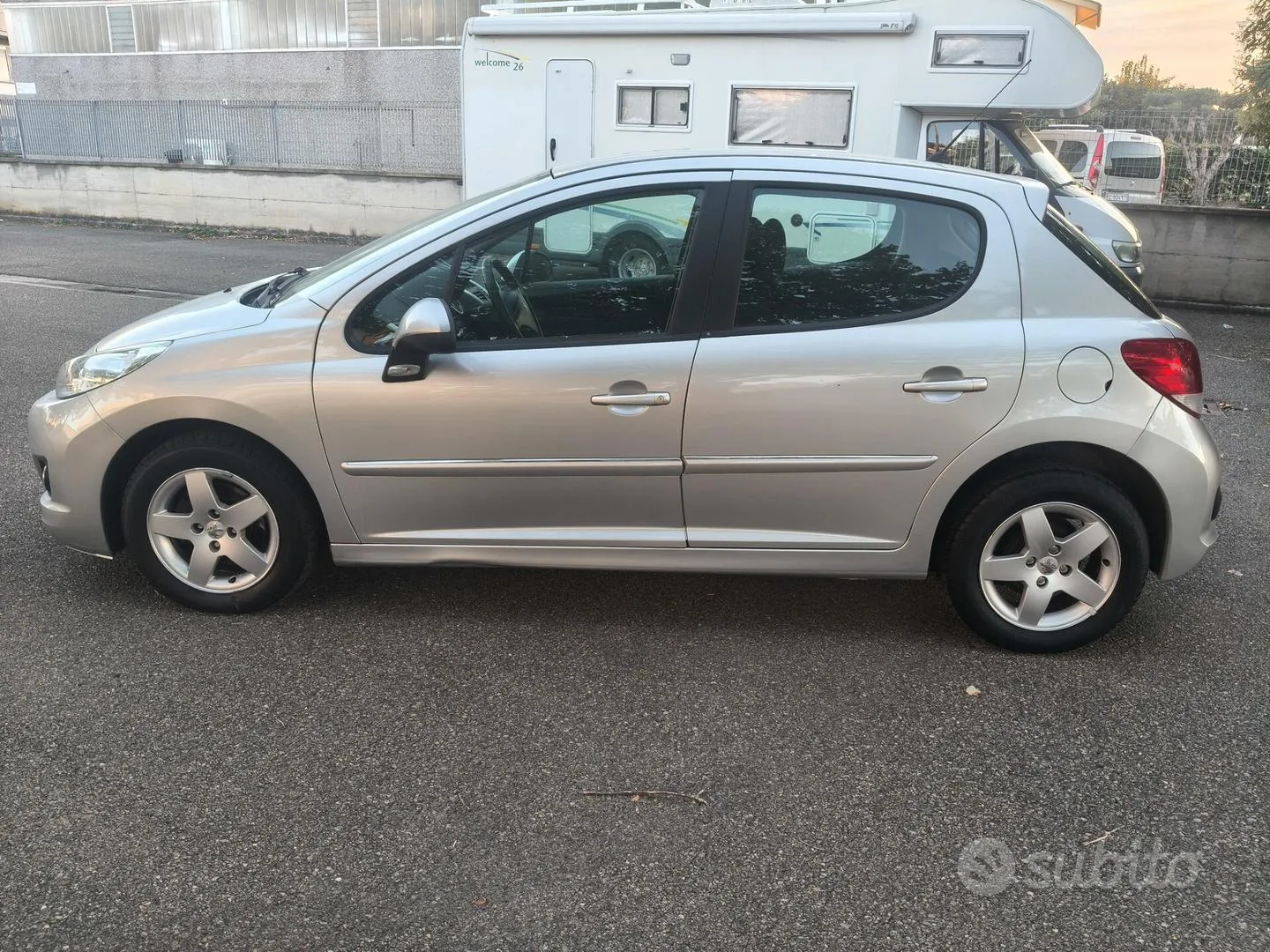 Peugeot 207 2011 photo 5