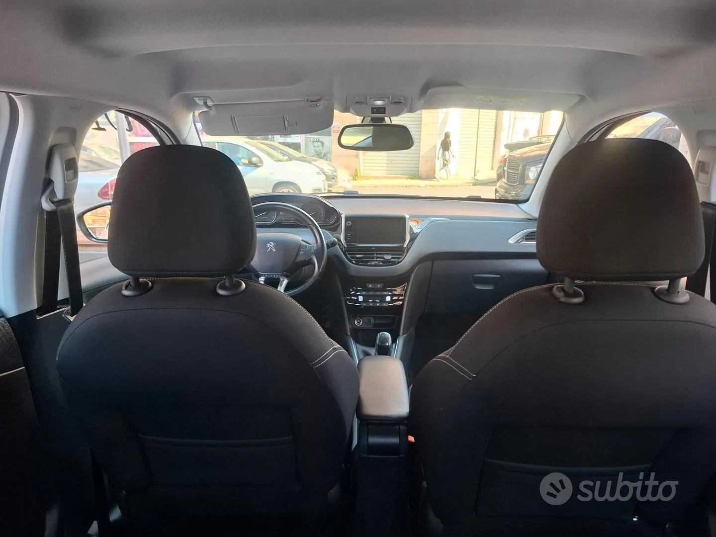 Peugeot 208 2017 photo 5