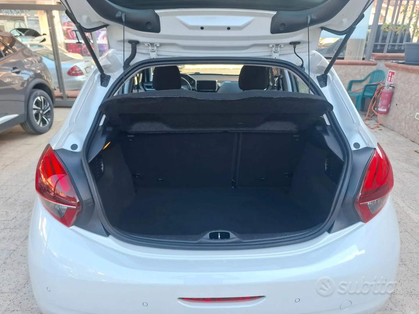 Peugeot 208 2017 photo 4