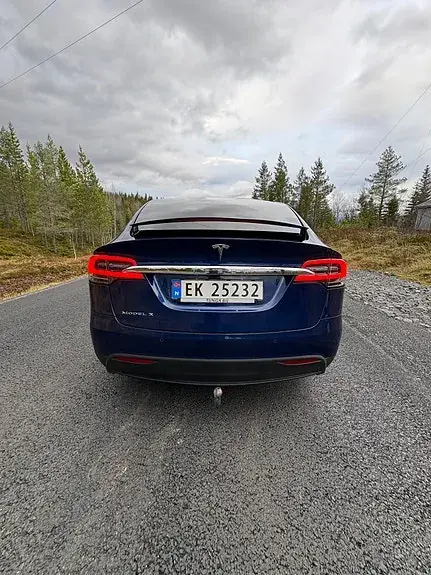 Tesla Model X 2017 photo 5