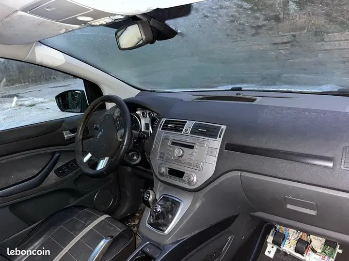 Ford Kuga 2010 photo 3