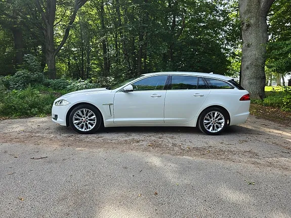Jaguar Xf 2013 photo 2