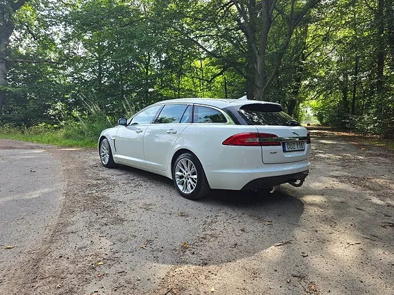 Jaguar Xf 2013 photo 3