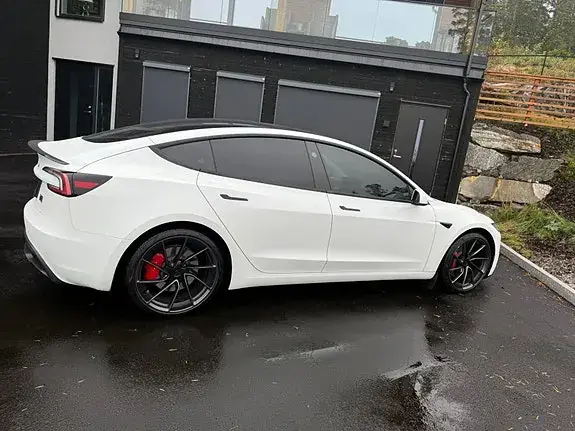 Tesla Model 3 2024 photo 5