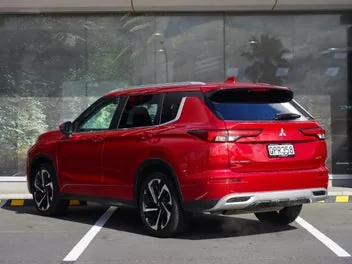 Mitsubishi Outlander 2024 photo 3