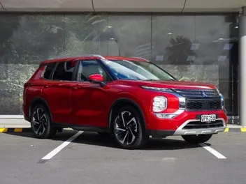 Mitsubishi Outlander 2024 photo 2
