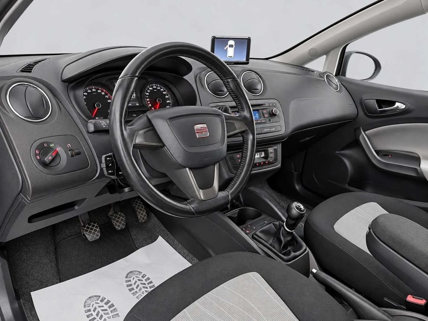Seat Ibiza 2013 photo 2