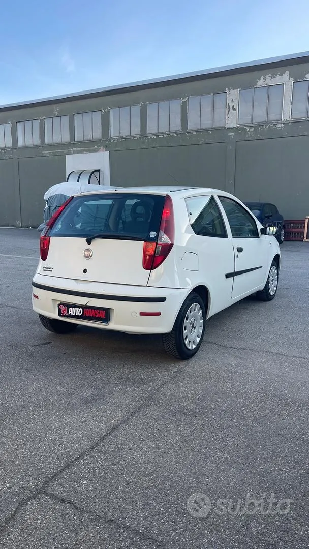Fiat Punto 2009 photo 3