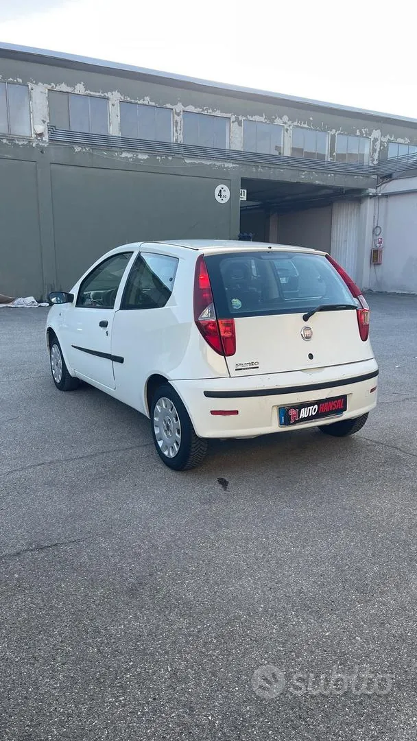 Fiat Punto 2009 photo 4