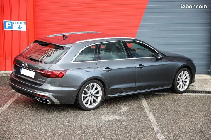 Audi A4 2024 photo 2