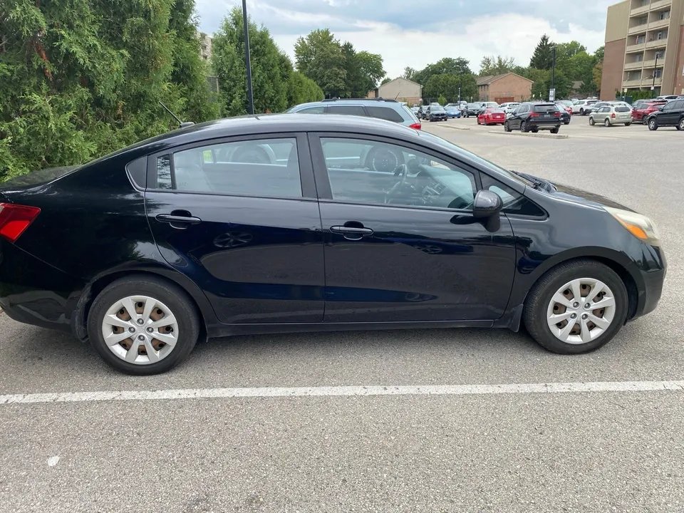 Kia Rio 2012 photo 2