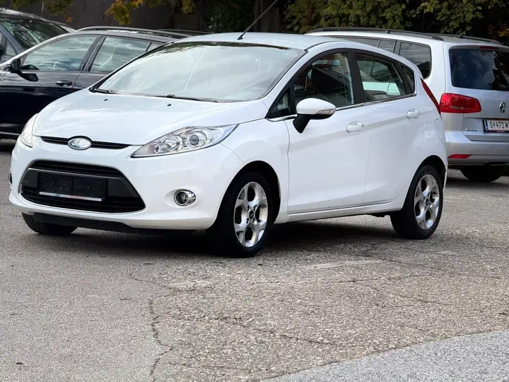 Ford Fiesta 2009 photo 2