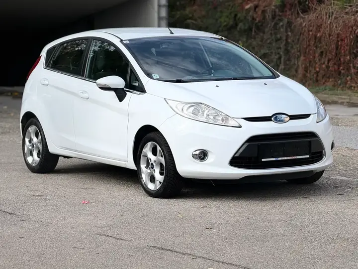 Ford Fiesta 2009 photo 3