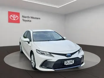 Toyota Camry 2023 photo 3