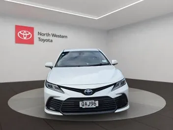 Toyota Camry 2023 photo 4