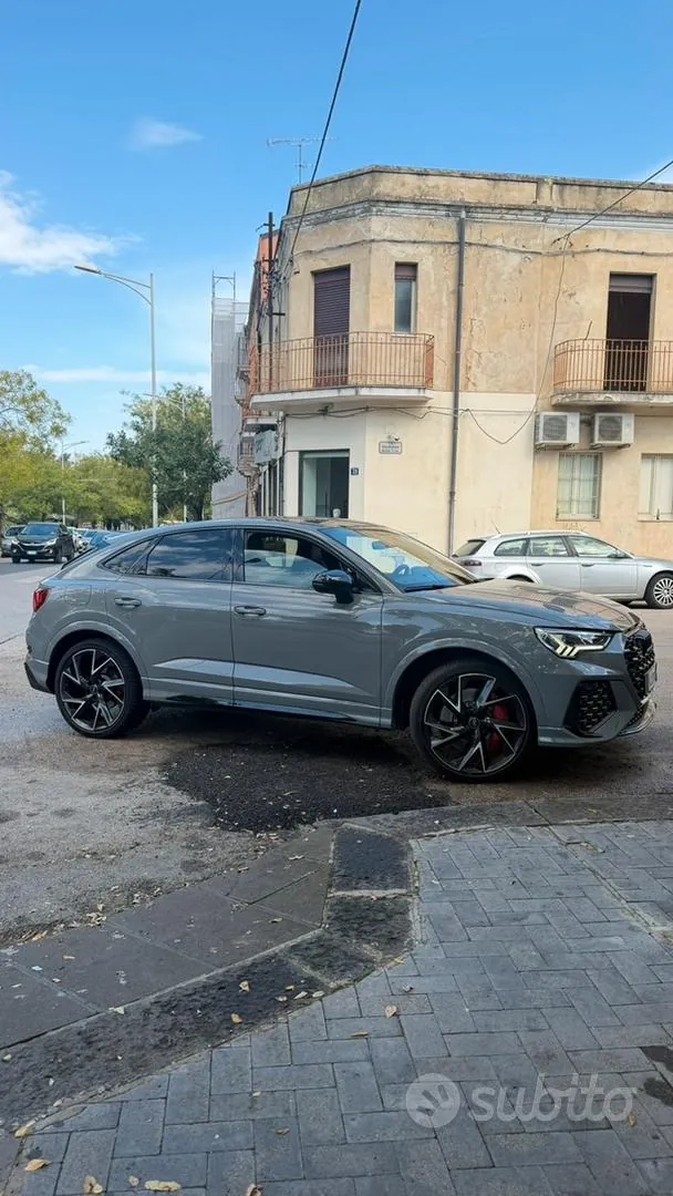 Audi Q3 2022 photo 2