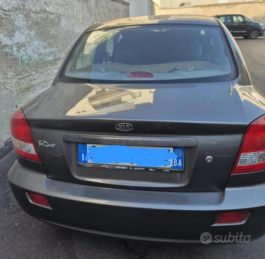 Kia Rio 2003 photo 3