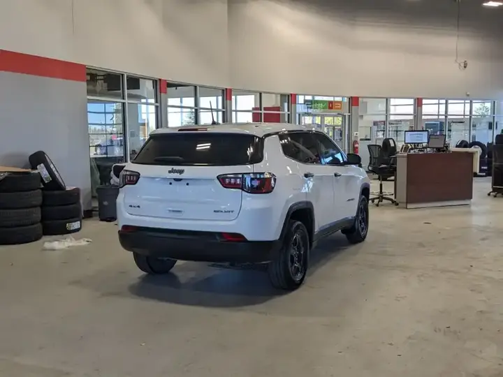 Jeep Compass 2022 photo 2