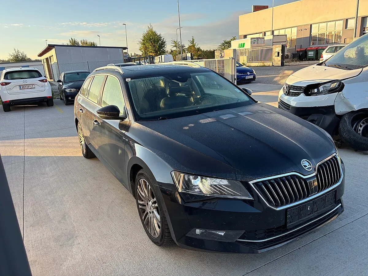 Skoda Superb 2017 photo 2