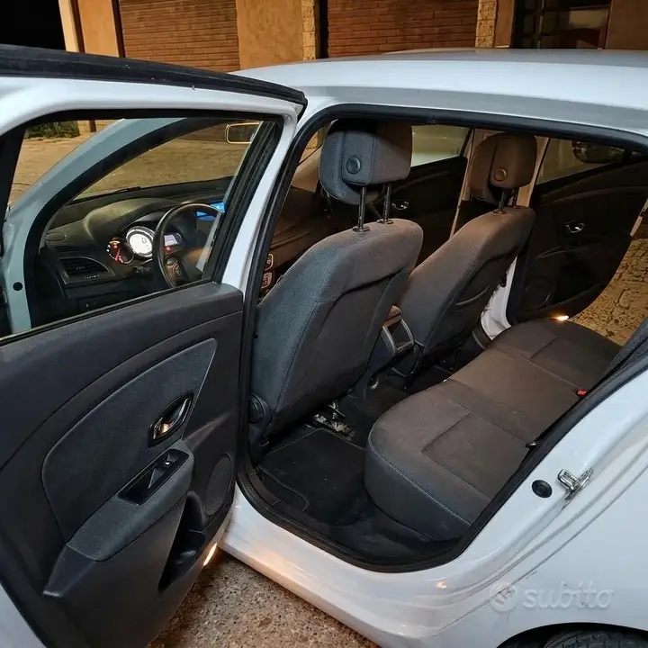 Renault Megane 2012 photo 3