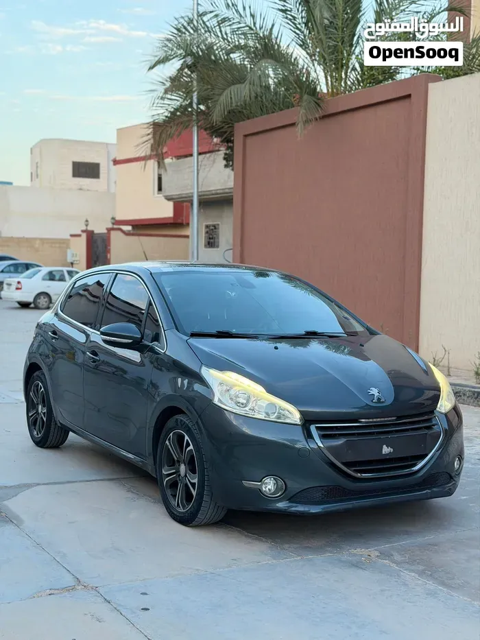 Peugeot 208 2014 photo 3