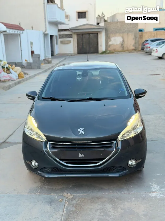 Peugeot 208 2014 photo 4