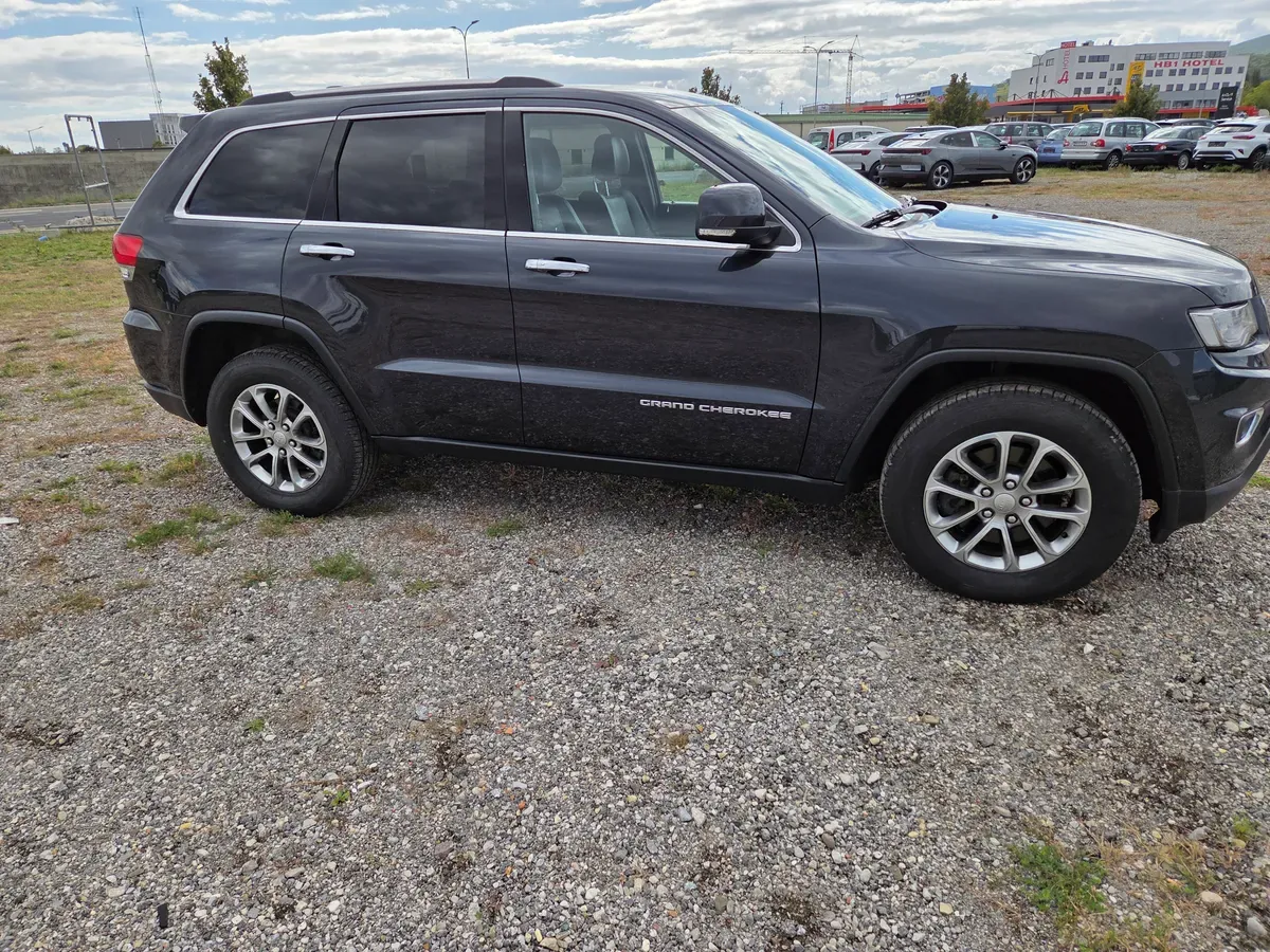 Jeep Grand Cherokee 2013 photo 3