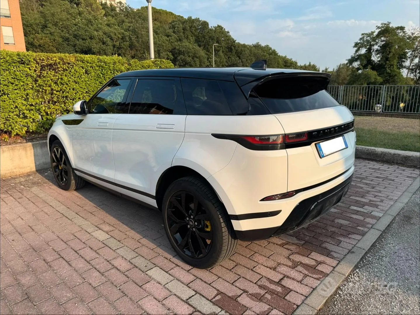 Land Rover Range Rover Evoque 2021 photo 3