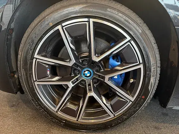 BMW I4 2023 photo 5