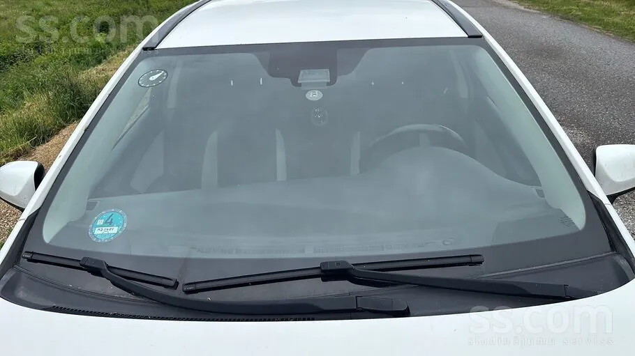 Toyota Avensis 2015 photo 3