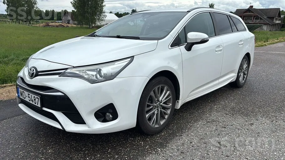 Toyota Avensis 2015 photo 5
