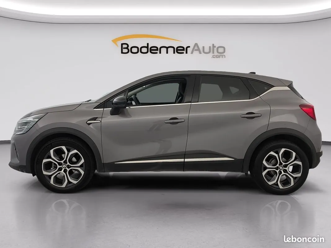 Renault Captur 2023 photo 2