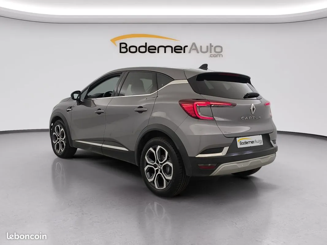 Renault Captur 2023 photo 3