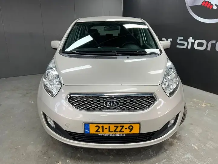 Kia Venga 2010 photo 2