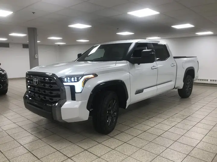 Toyota Tundra 2026 photo 2