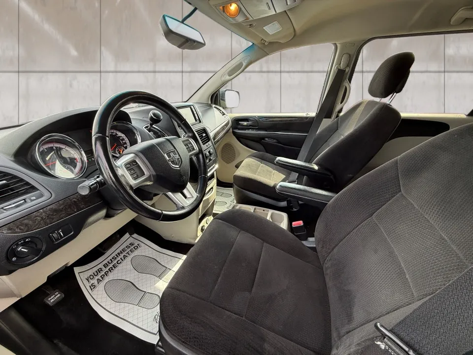 Dodge Grand Caravan 2013 photo 3