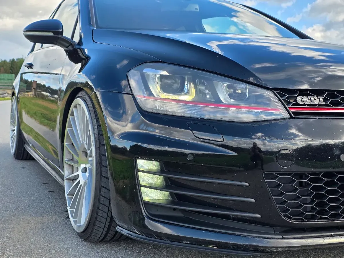 Volkswagen Golf 2013 photo 2