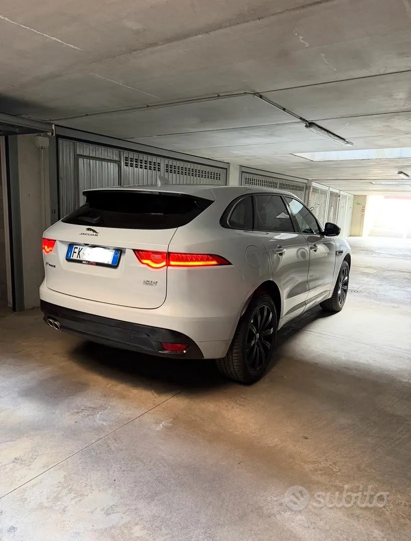 Jaguar F-Pace 2017 photo 3