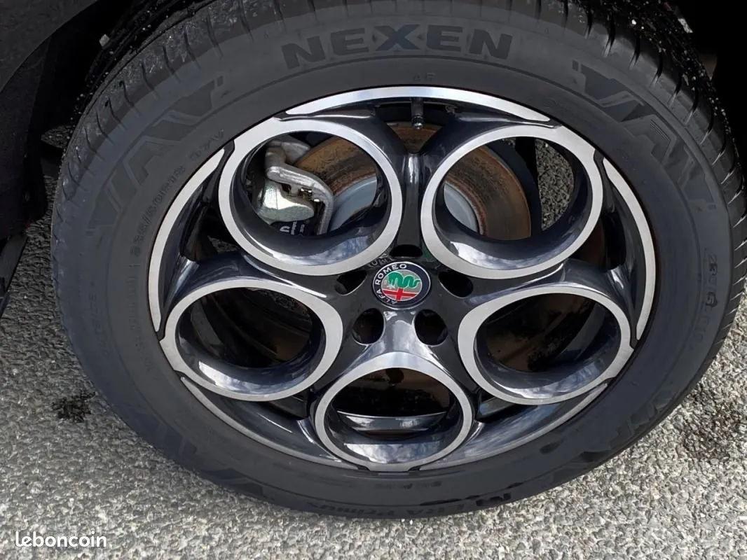 Alfa Romeo Tonale 2025 photo 4
