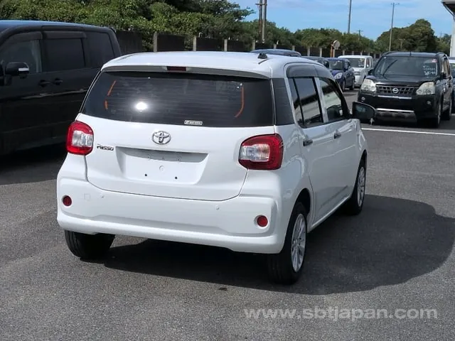 Toyota Passo X S 2018 photo 4