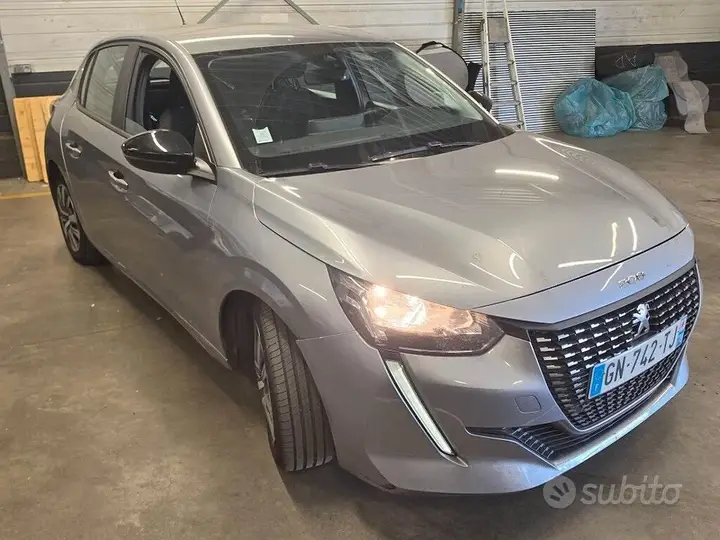 Peugeot 208 2023 photo 3