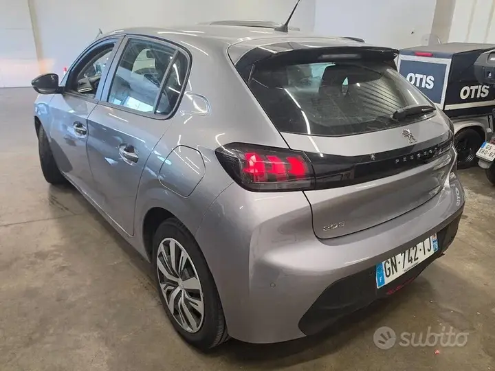 Peugeot 208 2023 photo 4