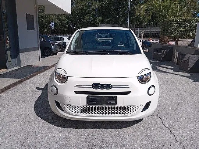 Fiat 500 2023 photo 2