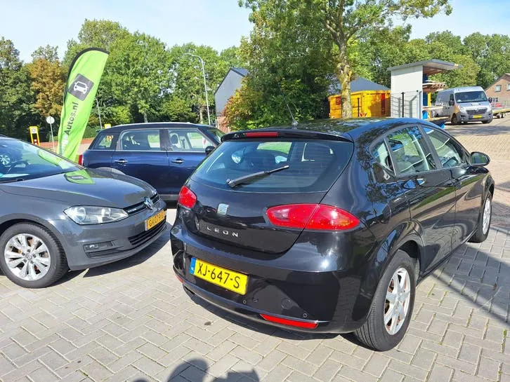 Seat Leon 2010 photo 3
