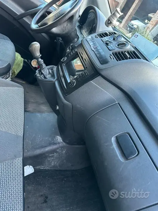 Mercedes-Benz Vito 2012 photo 3