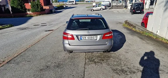 Mercedes-Benz E300 D 2010 photo 2