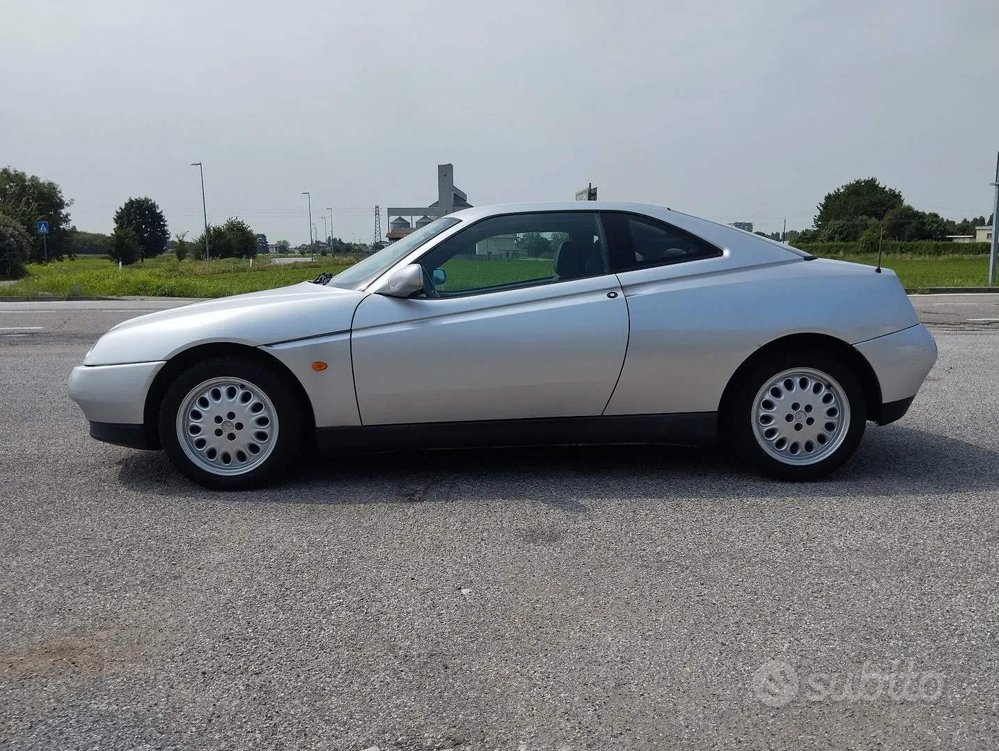 Alfa Romeo Gtv 1997 photo 4